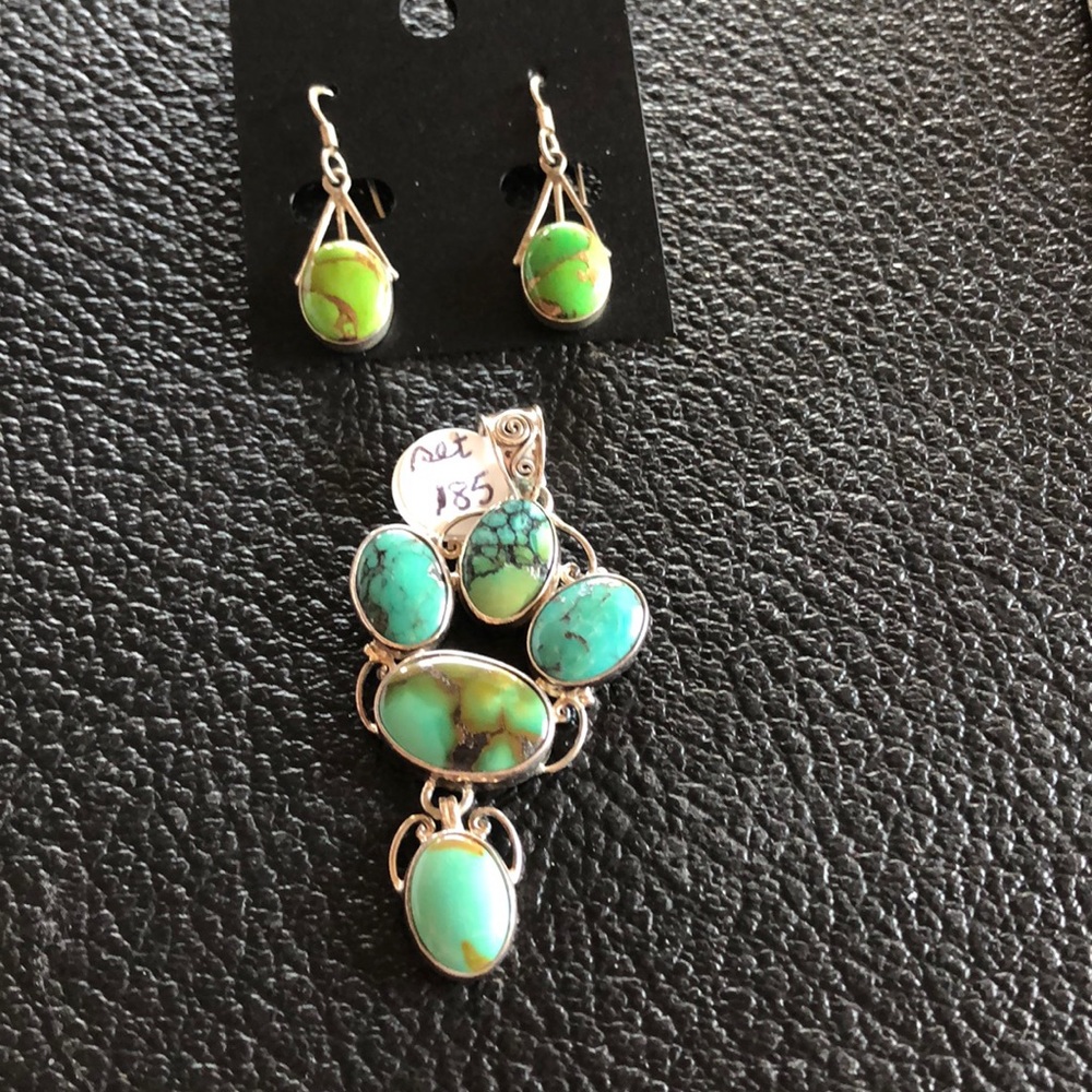 Green turquoise earrings and pendant 15